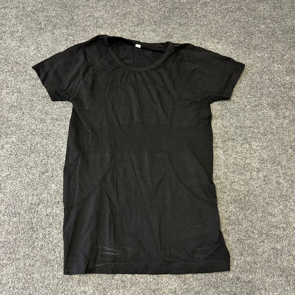 Lululemon Shirt Womens Size 6 Black Swiftly Tech Short Sleeve Athletic Workout